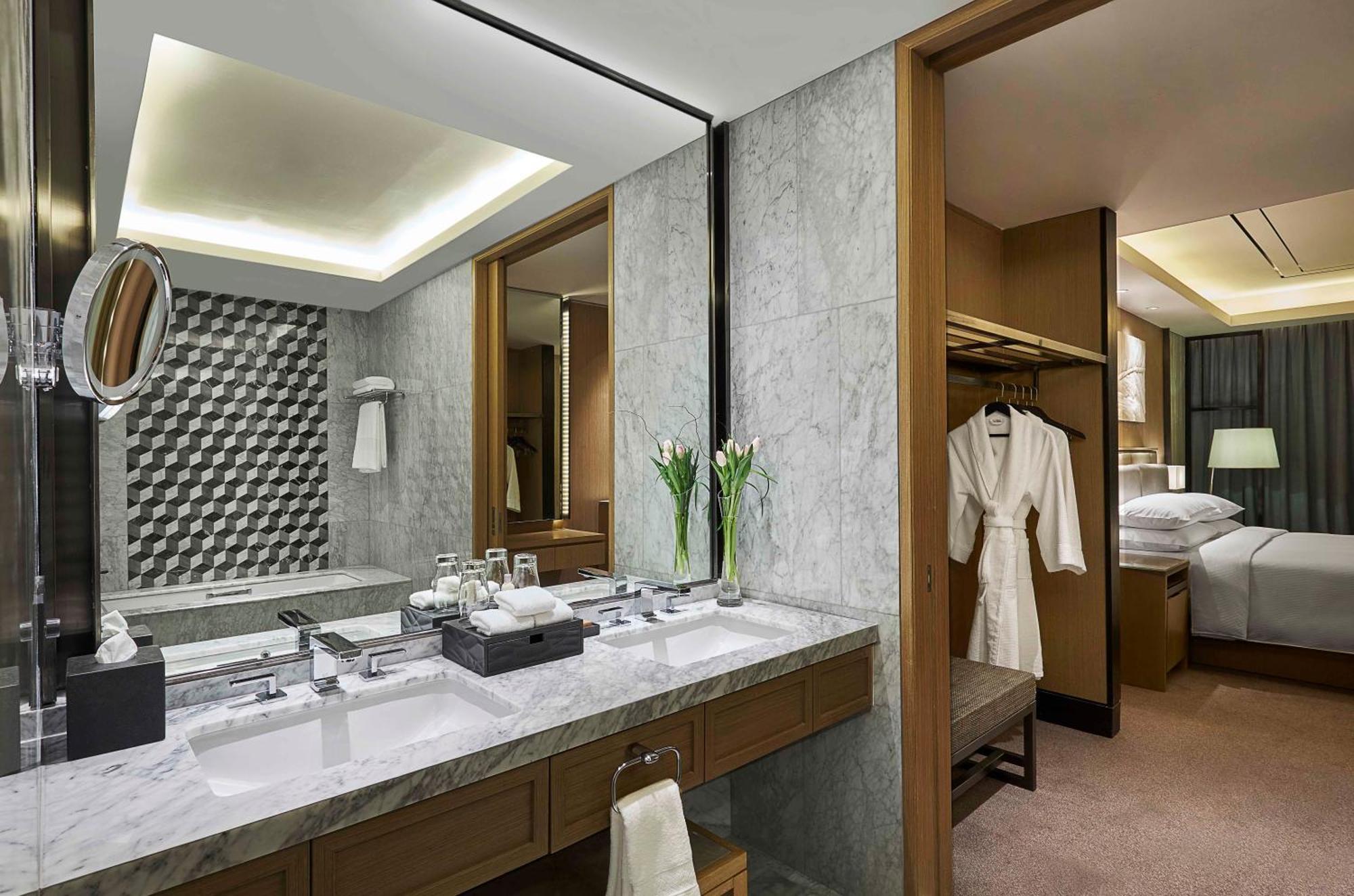 One-Bedroom King Suite,1541929024:JPEG